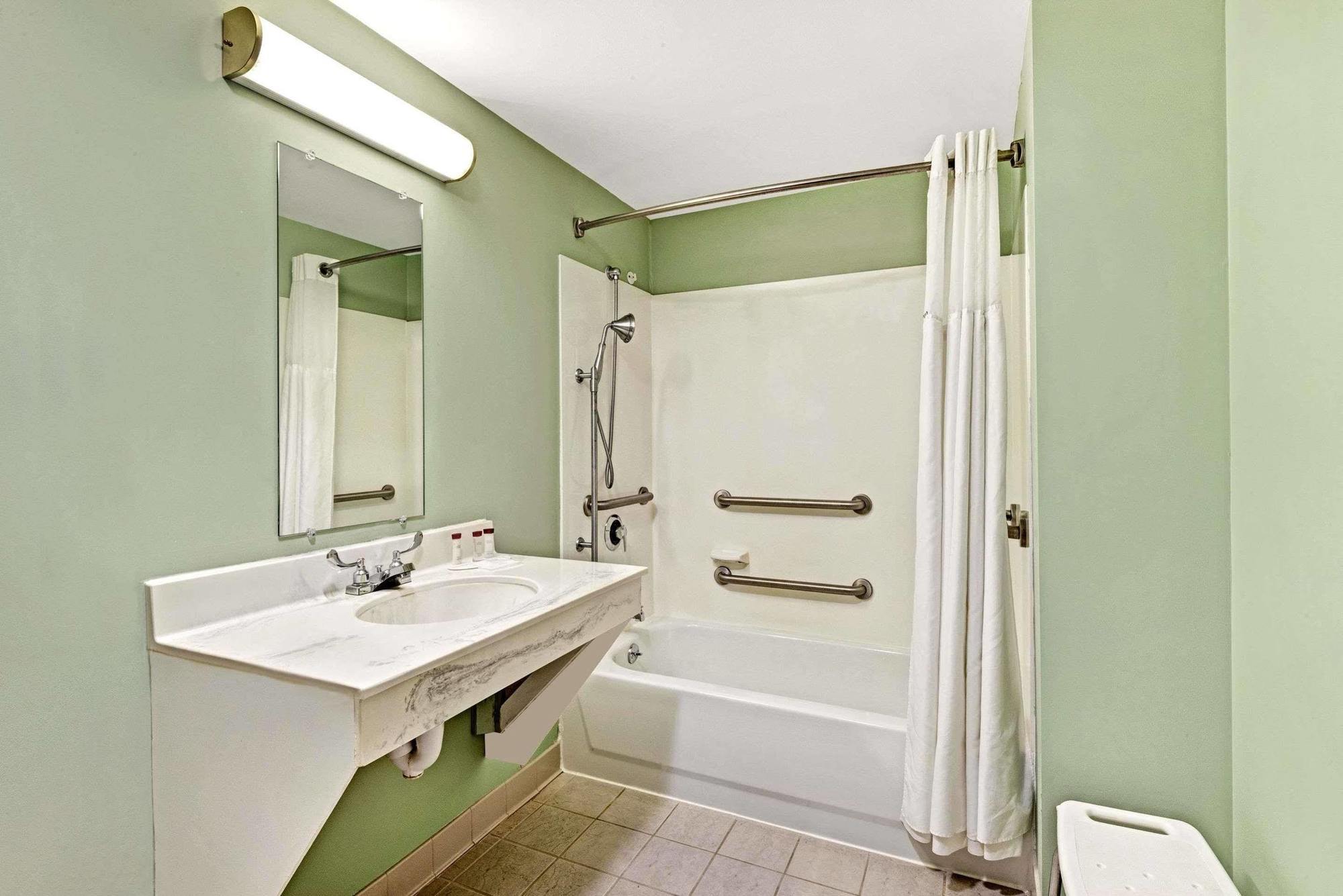 Ramada By Wyndham Saco/Old Orchard Beach Area Zewnętrze zdjęcie